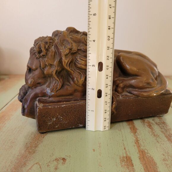 Vintage Universal Statuary Cast Lion Sculpture – Mid-Century Bronze Finish - Picture 9 of 12